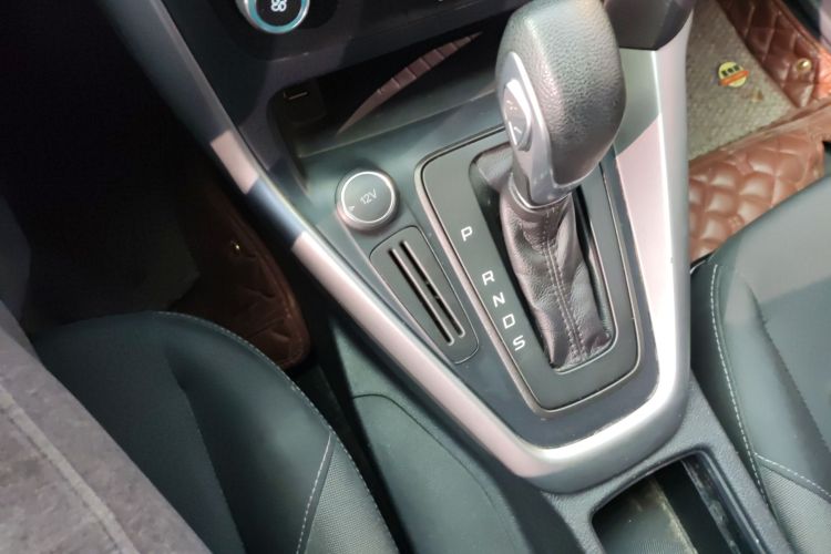 福特 福克斯 2017款 两厢 1.6L 自动舒适型智行版局部细节18