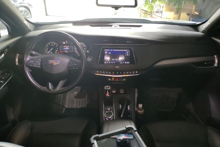 凯迪拉克XT4 2018款 28T 两驱领先型中控内饰7002