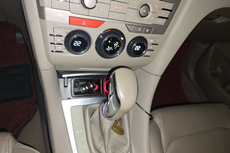 DS 5LS 2014款 1.6T 豪华版THP160中控内饰18