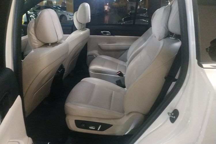 理想汽车 理想ONE 2021款 增程6座版中控内饰21