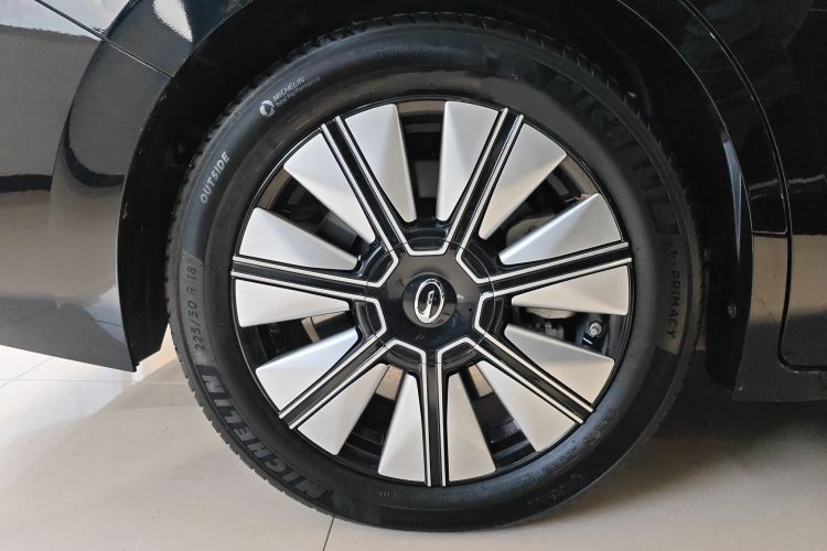 广汽传祺 传祺E8新能源 2024款 150km 龙腾光辉+车身外观6008