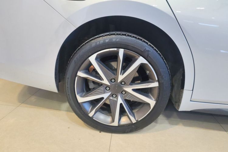 埃安 AION S Plus 2023款 70 智领版 磷酸铁锂车身外观6008