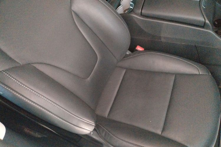 奔驰V级 2018款 V 260 L 尊贵加长版 国VI局部细节41