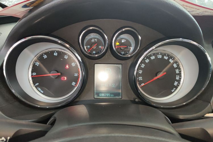 别克 君威 2015款 1.6T 领先技术型中控内饰14