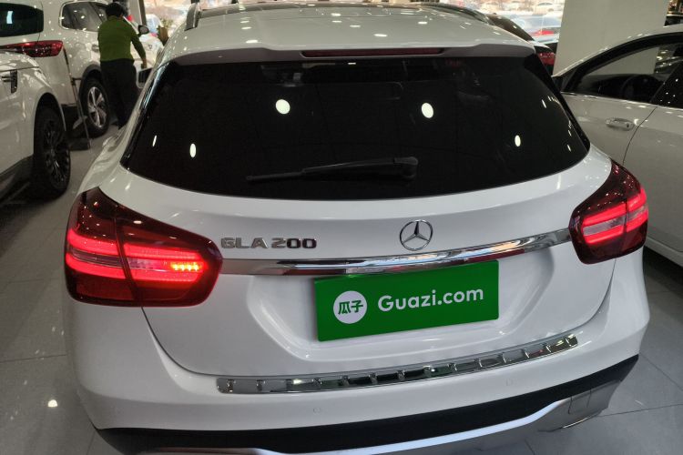 奔驰GLA 2017款 GLA 200 动感型车身外观6