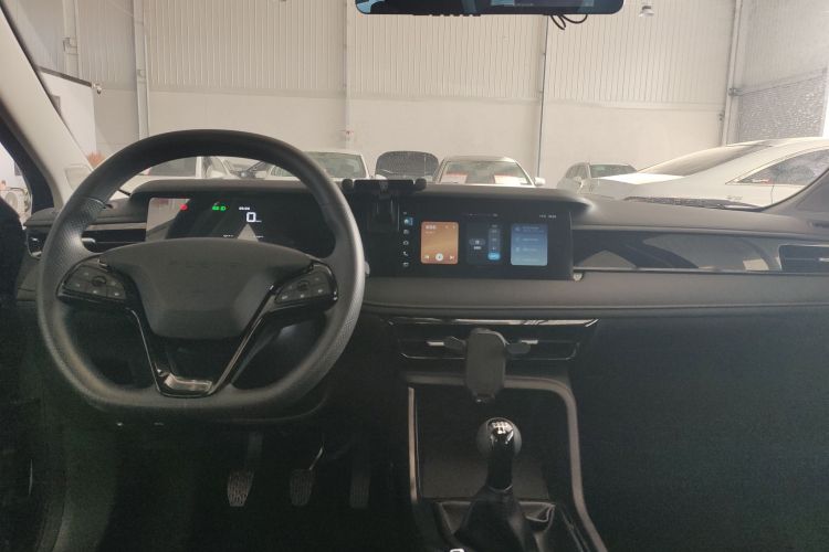 荣威i5 2023款 1.5L 手动舒享版中控内饰12