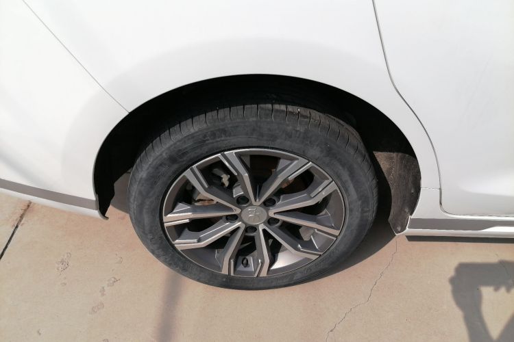 比亚迪 宋MAX 2021款 升级版 1.5T 自动豪华型 6座车身外观6008