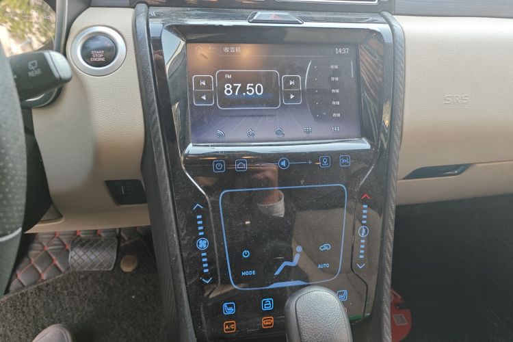 江铃 驭胜S330 2016款 1.5L GTDi 自动四驱旗舰版中控内饰16