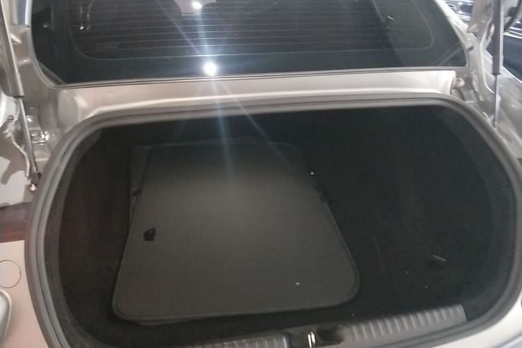 小鹏P7 2022款 480G+机舱底盘23