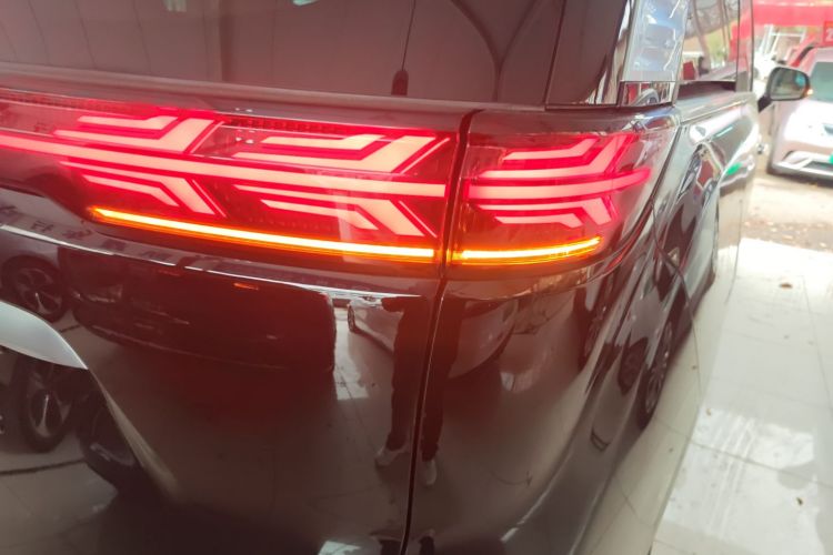 腾势D9 2022款 DM-i 1040 尊贵型车身外观6003