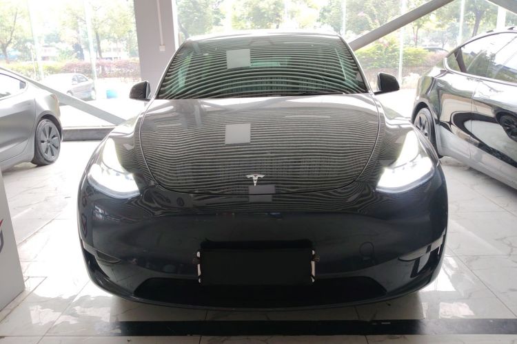 特斯拉 Model Y 2024款 长续航全轮驱动版车身外观2