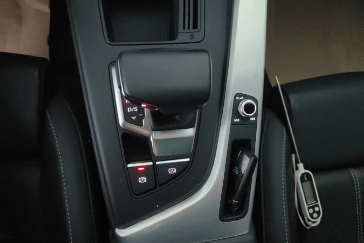 奥迪A4L 2023款 40 TFSI 时尚动感型局部细节18