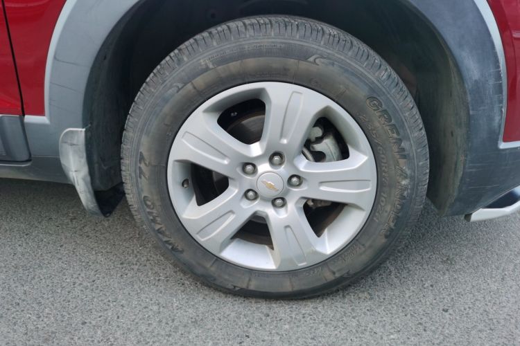 雪佛兰 科帕奇 2015款 2.4L 两驱城市版 7座车身外观10