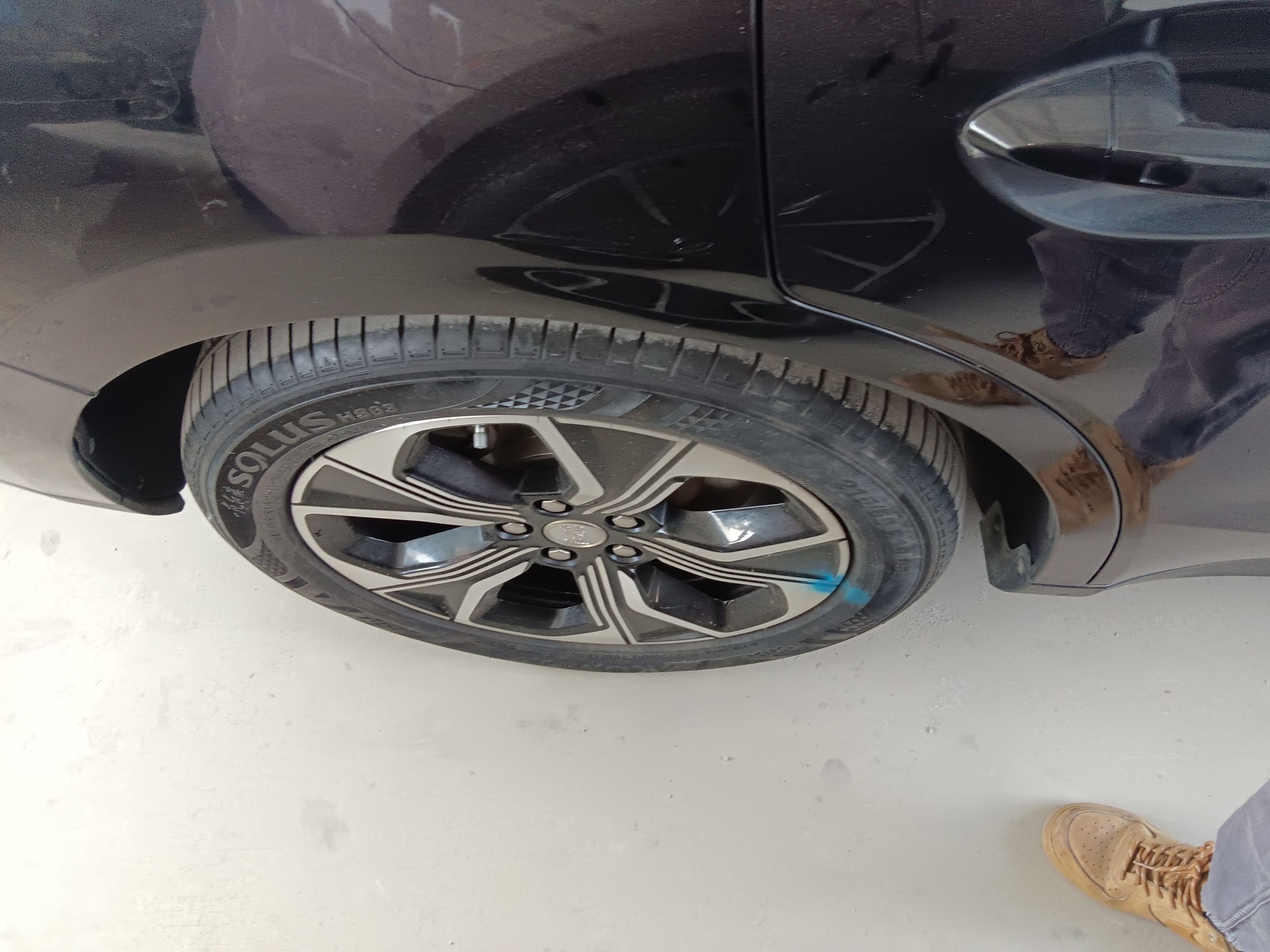 红旗E-QM5 2021款 充电 T3版 4座