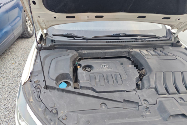 北京汽车 绅宝D50 2018款 1.5L CVT尊享智联版机舱底盘25