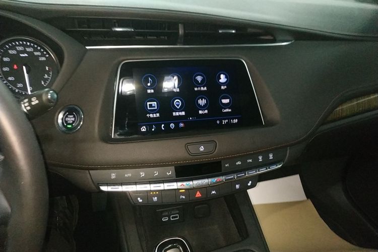 凯迪拉克XT4 2021款 28T 四驱铂金版中控内饰16