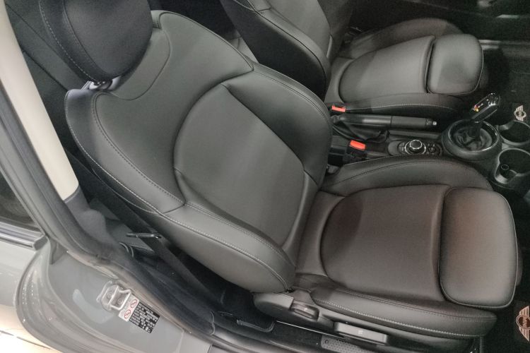 MINI 2022款 1.5T COOPER 经典派局部细节41