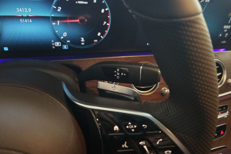 奔驰E级 2023款 E 260 L 4MATIC中控内饰18