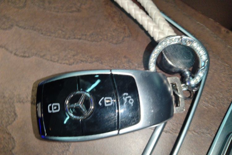 奔驰E级 2020款 E 260 L中控内饰11