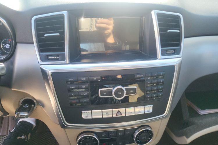 奔驰M级 2014款 ML 320 4MATIC局部细节16