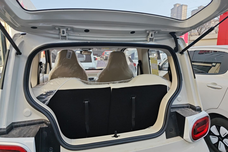 五菱汽车 宏光MINIEV 2025款 四门版 进阶款机舱底盘23