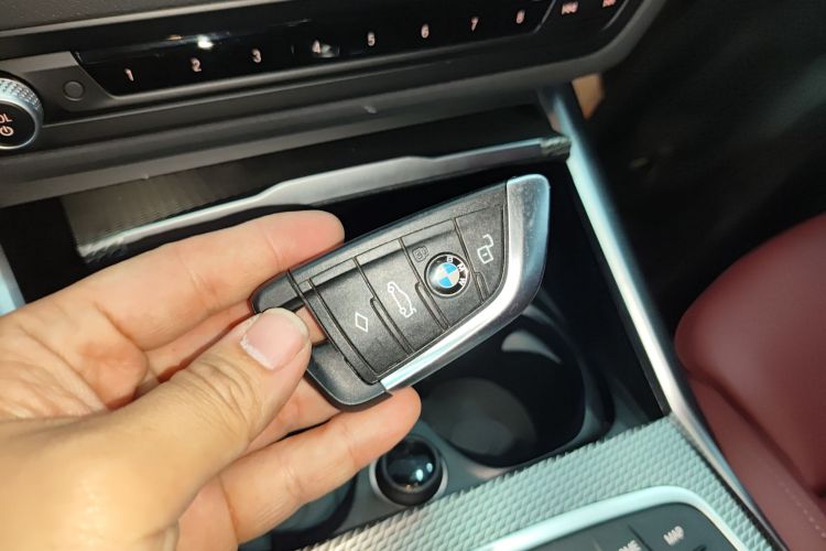 宝马4系 2022款 425i Gran Coupe M运动曜夜套装中控内饰7001