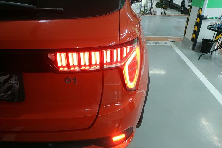 领克01 2017款 2.0T 四驱劲Pro版车身外观9