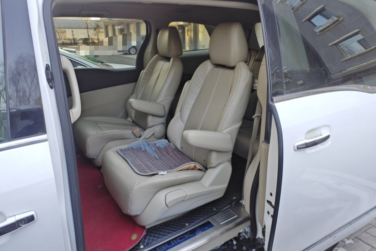 别克GL8 2017款 25S 豪华型 国V中控内饰7004