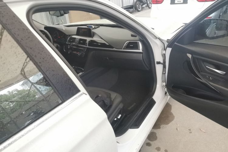 宝马3系 2016款 320Li 时尚型局部细节9005