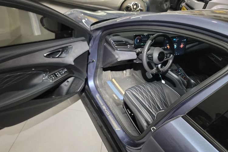 比亚迪 海豹 2023款 冠军版 550km 尊贵型中控内饰20