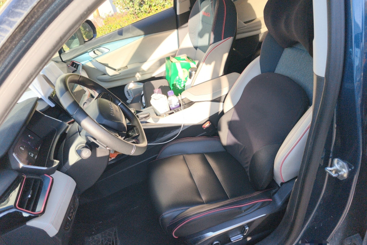 领克06 2020款 1.5T 耀Halo中控内饰19