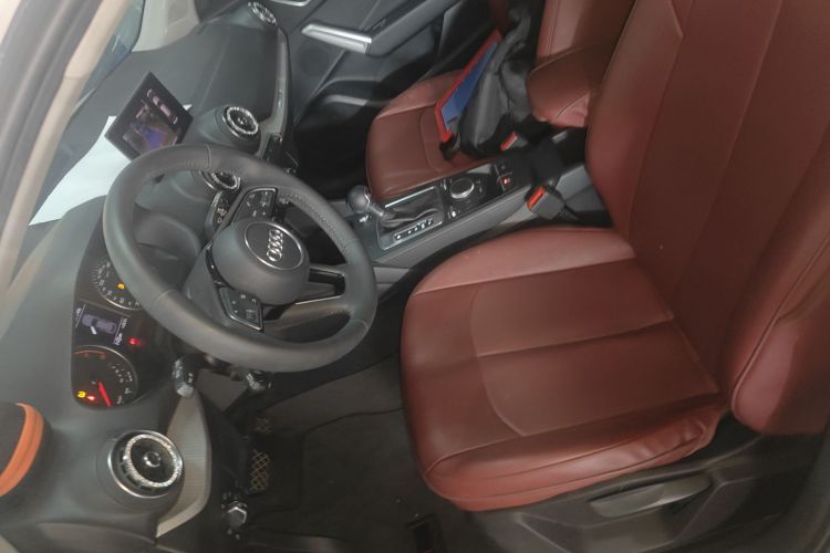 奥迪Q2L 2021款 35 TFSI 进取动感型局部细节19