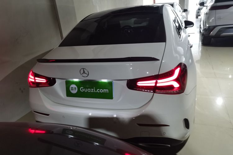 奔驰A级 2022款 改款 A 200 L 运动轿车时尚型车身外观6