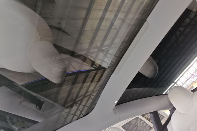 特斯拉 Model 3 2023款 长续航全轮驱动版中控内饰22