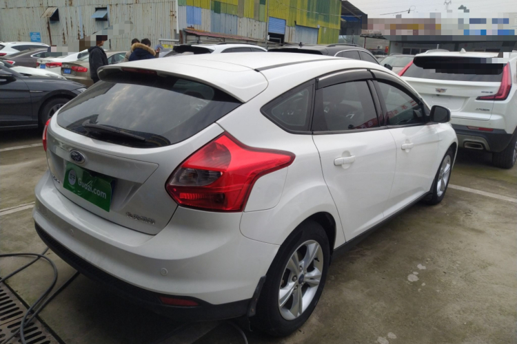 福特 福克斯 2012款 两厢 1.6L 自动风尚型车身外观7