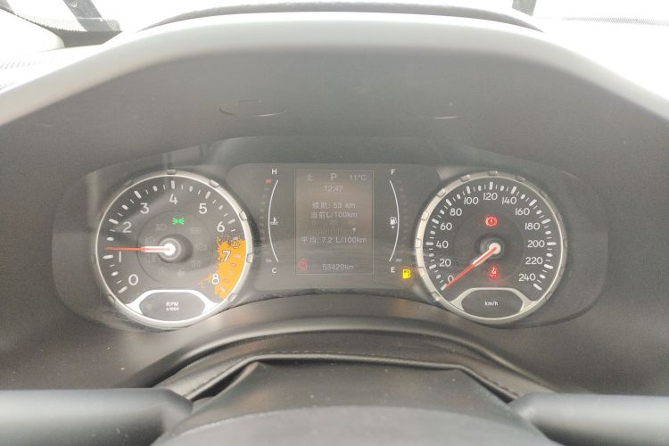 Jeep 自由侠 2018款 互联大屏版 180T 自动高能版中控内饰14