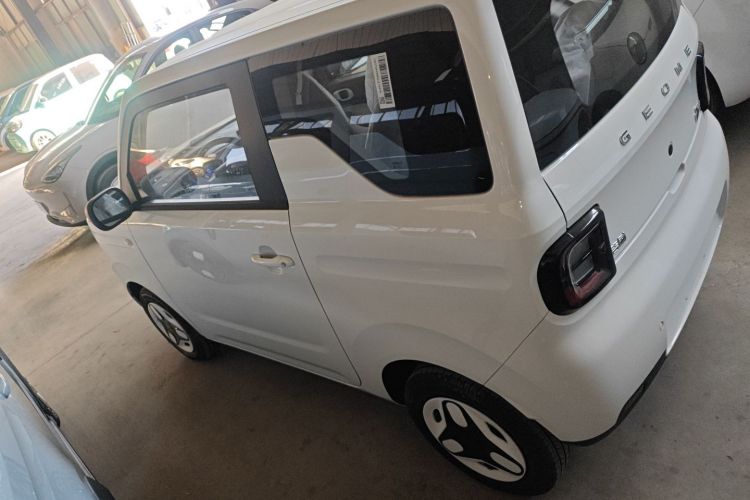 吉利银河 熊猫 2025款 210km 元气熊车身外观4