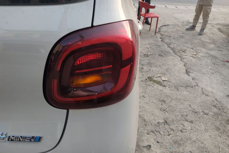 五菱汽车 宏光MINIEV 2025款 四门版 进阶款车身外观9