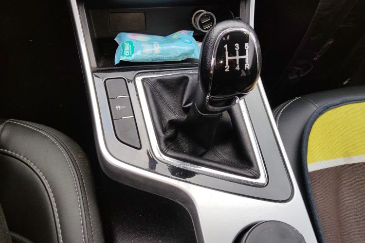 奇瑞 艾瑞泽5 2019款 1.5L 手动青春版 国V局部细节18