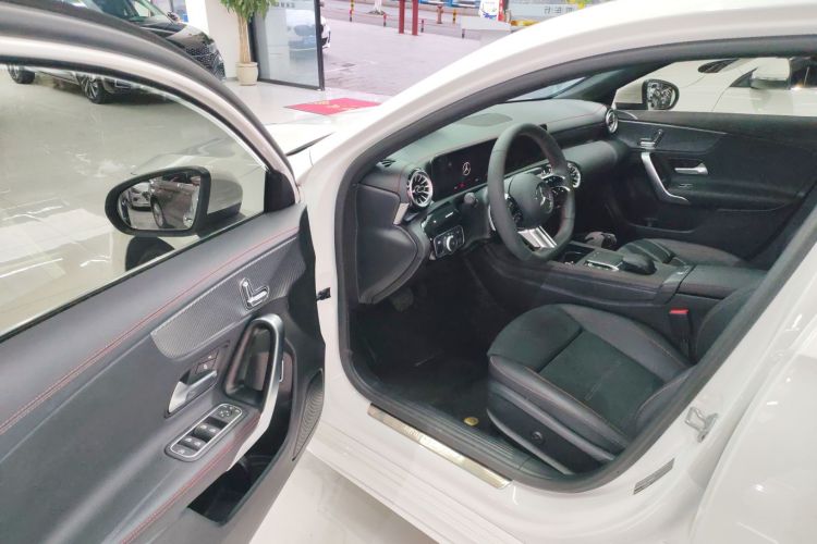 奔驰A级 2023款 A 200 L 时尚型中控内饰20