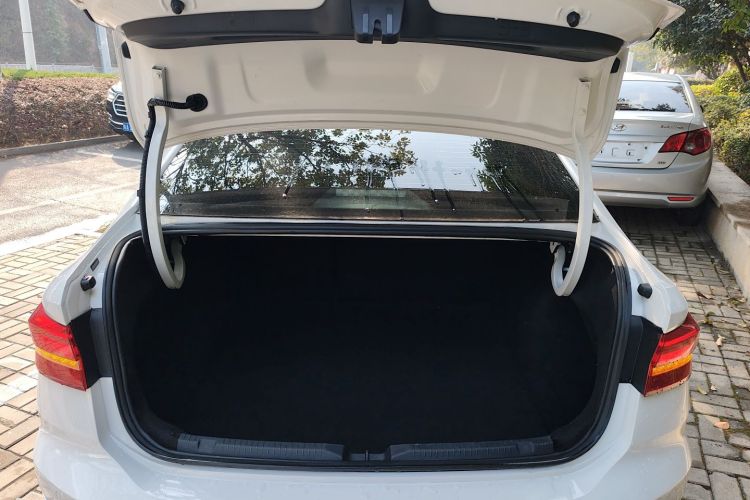 大众 朗逸 2019款 280TSI DSG舒适版 国VI机舱底盘23