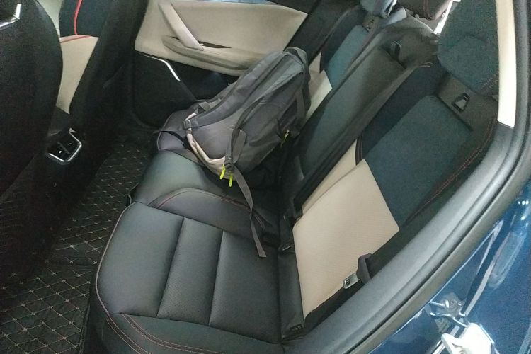 领克06 2020款 1.5T 耀Halo中控内饰21