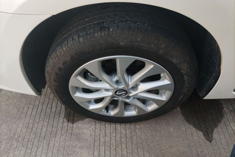 日产 轩逸 2024款 经典 1.6XE CVT舒适版车身外观6007