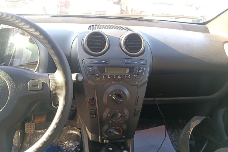 比亚迪F0 2012款 1.0L 悦酷型中控内饰16