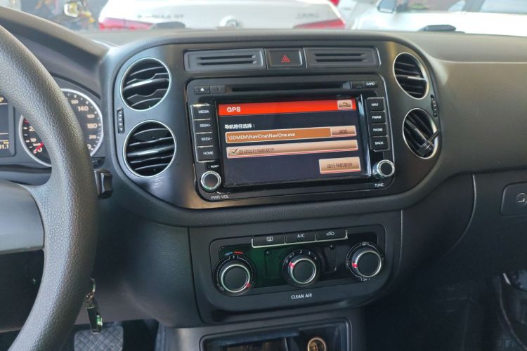 大众 途观 2016款 300TSI 自动两驱风尚版局部细节16