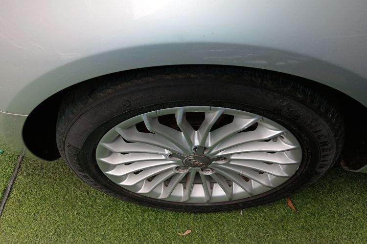 奥迪A4L 2015款 35 TFSI 自动舒适型车身外观56