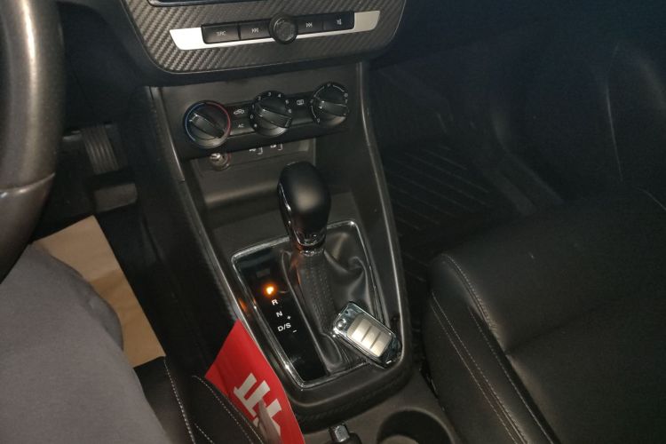 名爵ZS 2017款 1.5L 自动豪华版中控内饰18