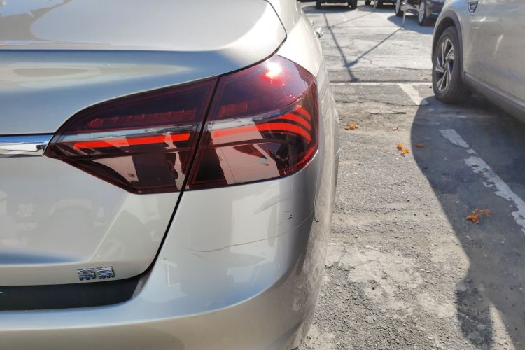 吉利汽车 帝豪 2020款 1.5L 手动豪华型车身外观9