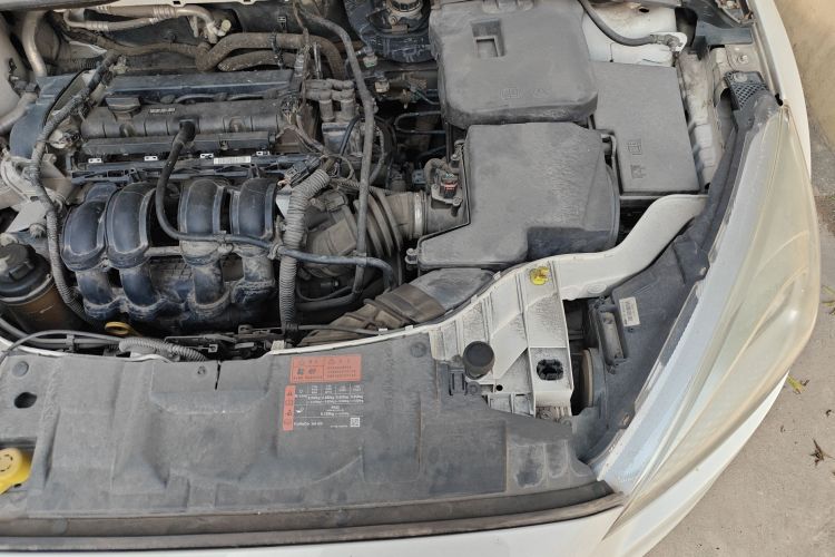 福特 福克斯 2017款 三厢 1.6L 手动风尚型智行版局部细节9007