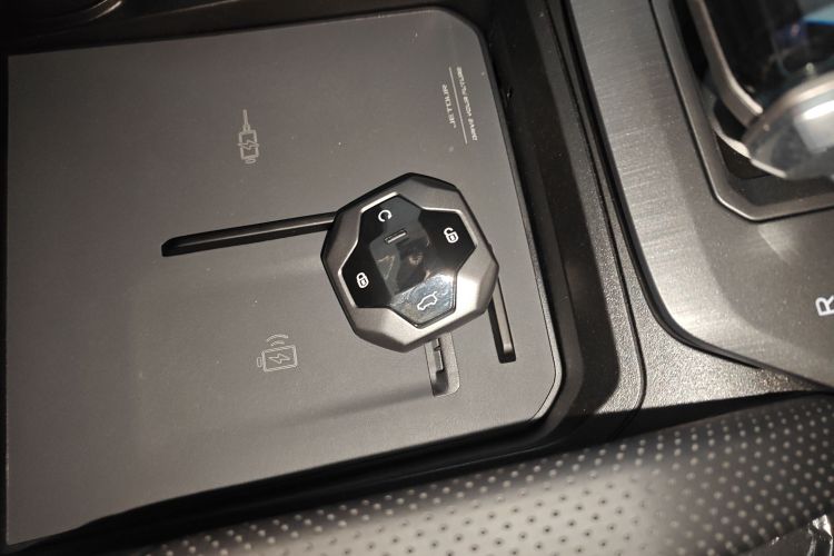 捷途山海 捷途旅行者C-DM 2024款 C-DM 129KM 林野版中控内饰11